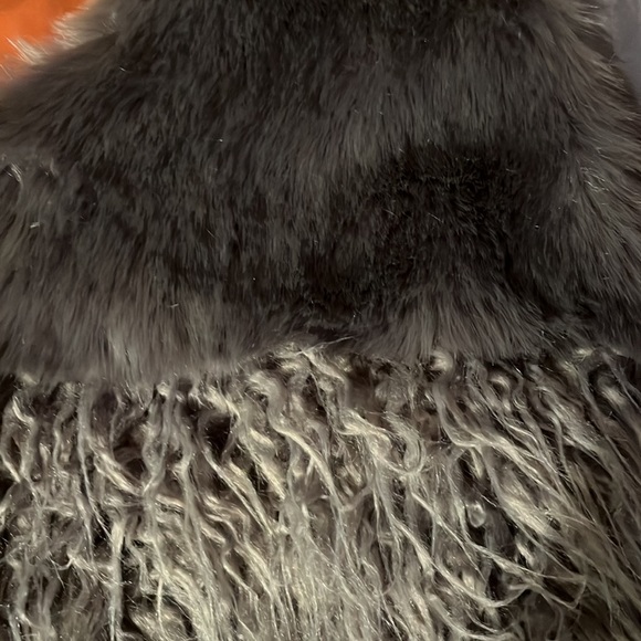 Furryvest- soft material acrylic “silk like” inside- ONE SIZE- big and COMFY - Picture 3 of 6